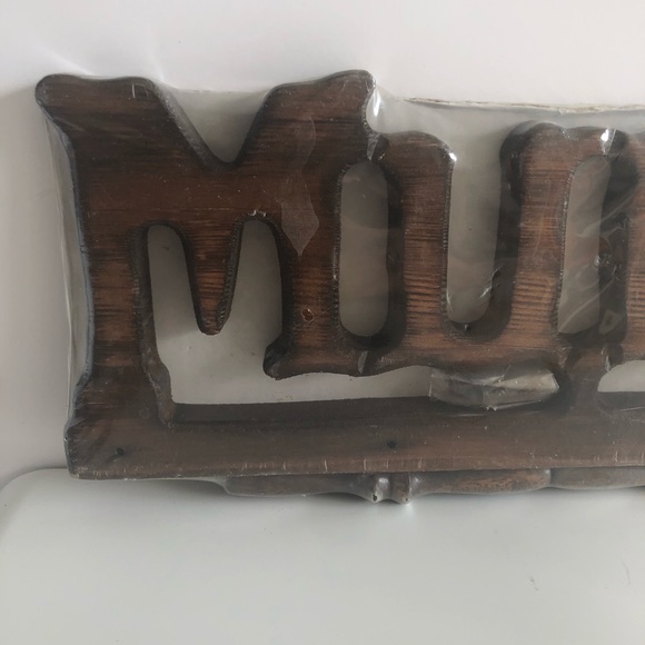 1971 Vintage Wooden MUGS Wall Mount Coffee Cup Holder Retro Rustic Kitchen Sign - Picture 2 of 6